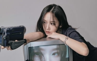 서리, 컴백 콘셉트 포토 공개…"감춰진 속내를 들추는 앨범"
