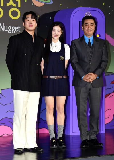 [TEN포토]류승룡-안재홍-김유정 '닭강정 주역들'