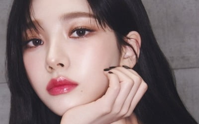 카리나, ♥이재욱 홀린 촉촉한 입술[화보]