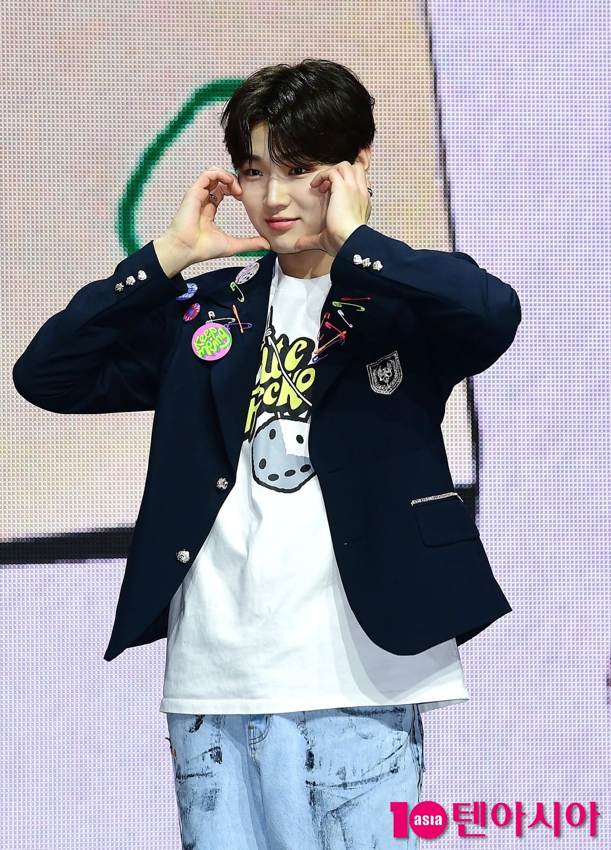 [TEN포토]루네이트 은섭 '귀요미 막내'