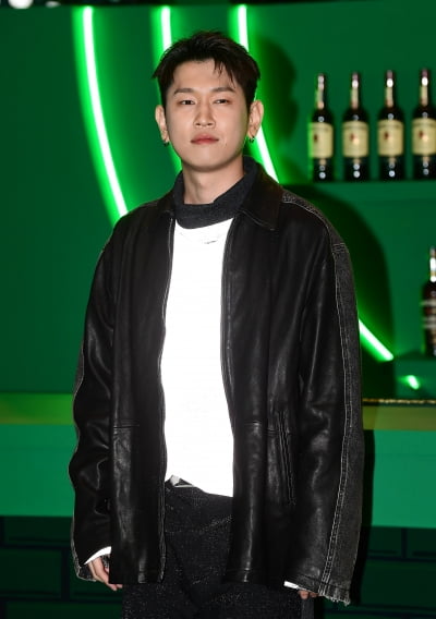 [TEN포토]크러쉬 '행사장 나들이'