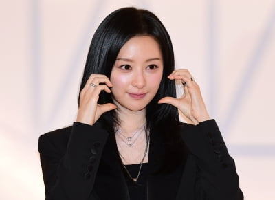 [TEN포토]김지원 '예쁨을 넘은 우아함'