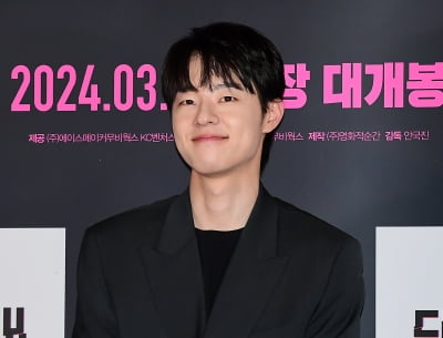 [TEN포토]김동휘 '스윗한 미소'