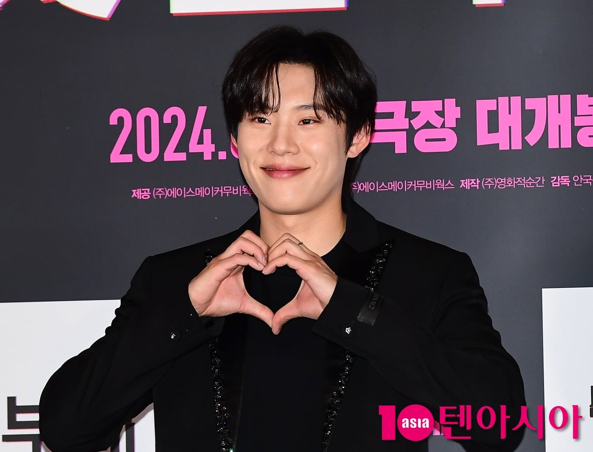 [TEN포토]김성철 '달콤한 하트'