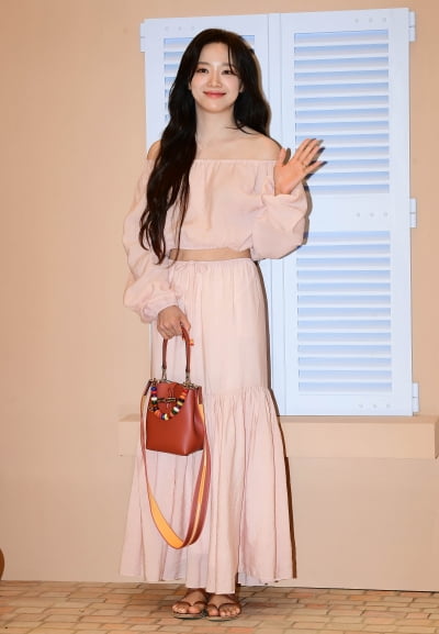 [TEN포토]김세정 '핑크빛 인사'