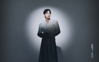 백현, 12년만에 첫 단독 콘서트 '론스달라이트' 개최…亞투어 시작