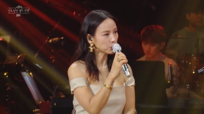 Lee Hyori also confessed to studying abroad, "I tried to go to America to learn hip-hop, but Shin Dong-yeop stopped me."