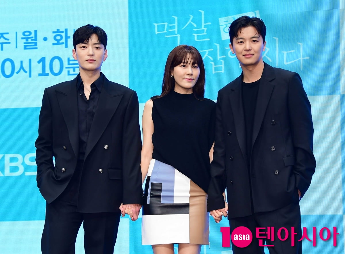 [TEN포토]김하늘-연우진-장승조 '전남친과 남편 사이'