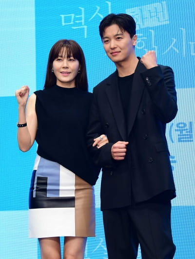 [TEN포토]김하늘-연우진 '기자와 형사'