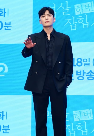 [TEN포토]장승조 '소설가의 고뇌'