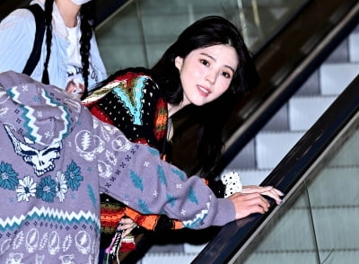 [TEN포토]한소희 '출구 바꿔가며 입국'
