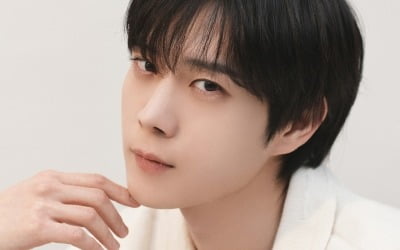 Kim Young-dae renewed his contract with his current agency.