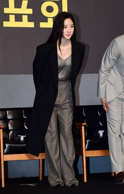 [TEN포토]이청아 '우아한 시스루'
