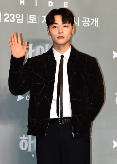 [TEN포토]이민재 '반가워요'