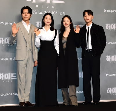 [TEN포토]이보영-이무생-이청아-이민재 '기대되는 조합'