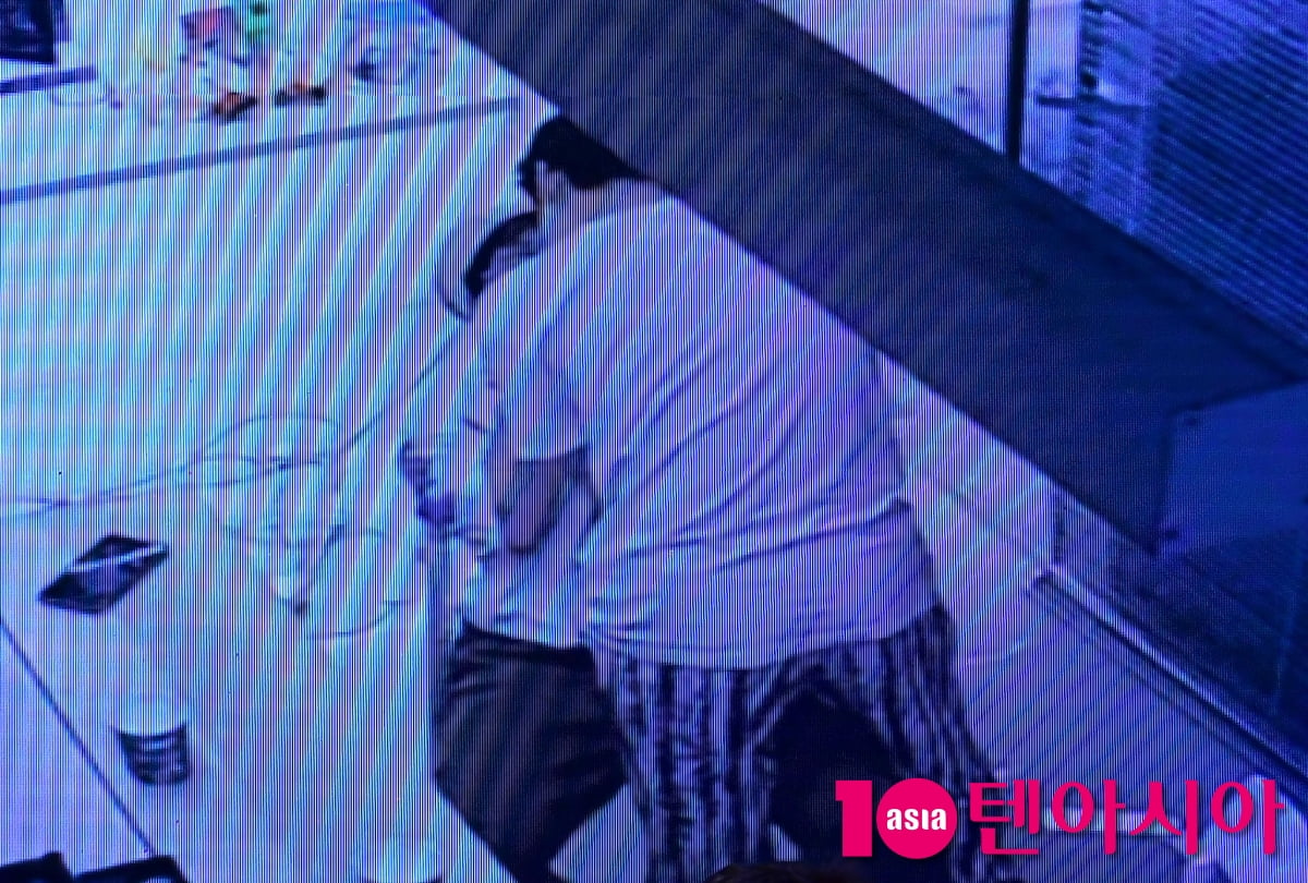[TEN포토]황성우 대표-김태우 변호사 '오메가엑스의 강제추행 사건 기자회견'