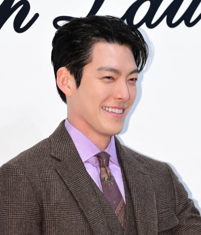 [TEN포토]김우빈 '찐 미소'