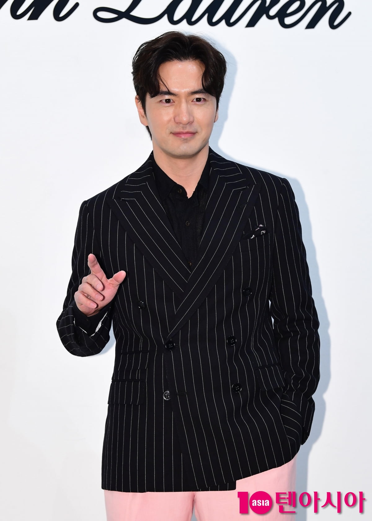 [TEN포토]이진욱 '멋진 인사'