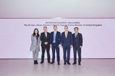 British Deputy Prime Minister Oliver Dowden visits SM headquarters
