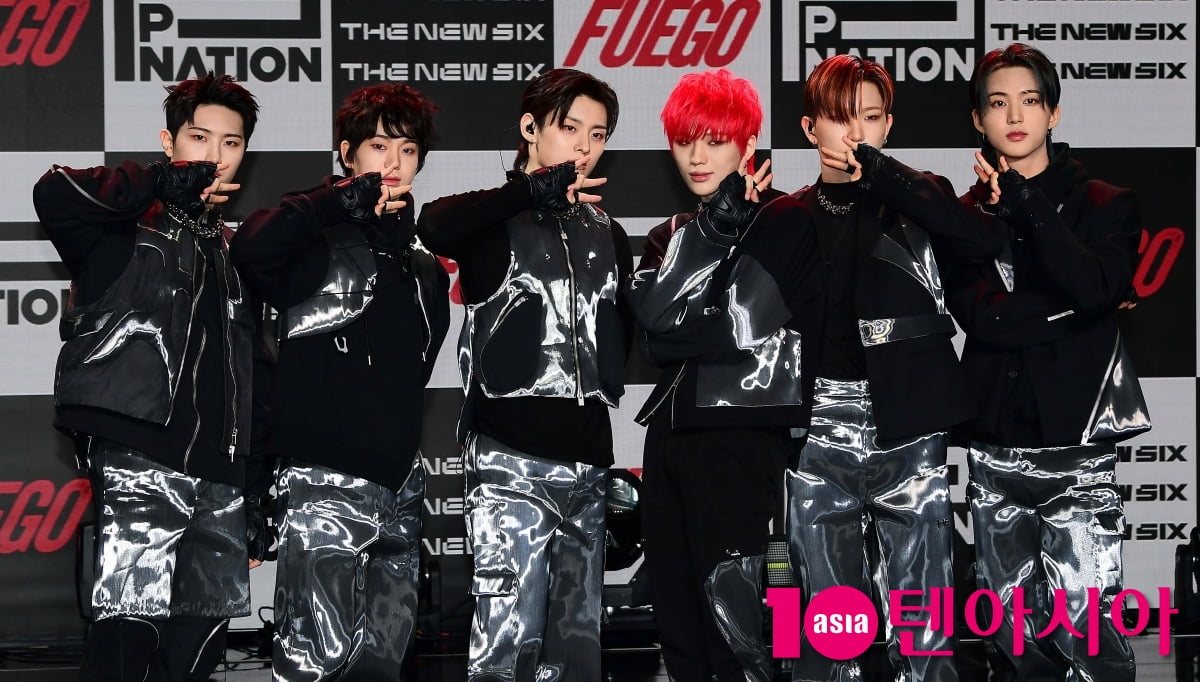 [TEN포토]더뉴식스 '푸에고 시그니처 포즈'