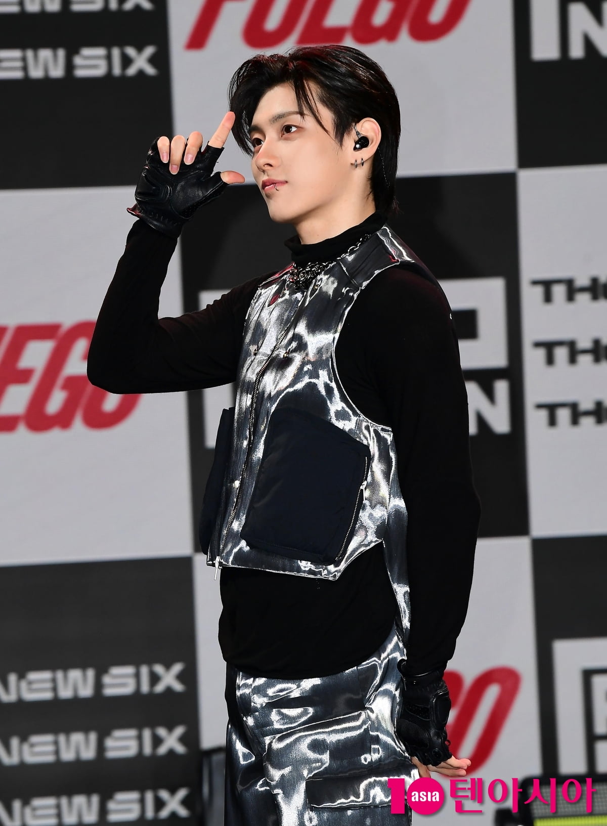 [TEN포토]더뉴식스 우경준 '날렵한 콧날'