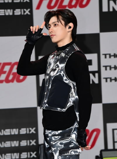 [TEN포토]더뉴식스 우경준 '날렵한 콧날'
