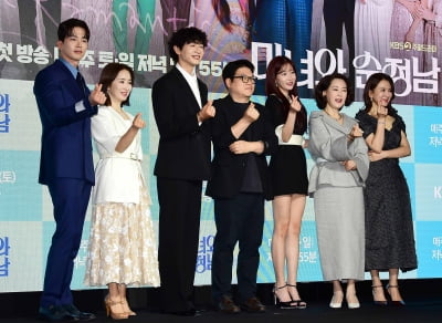 [TEN포토]홍석구 감독-임수향-지현우-고윤-차화연-이일화-윤유선 '미녀와 순정남 주역들'