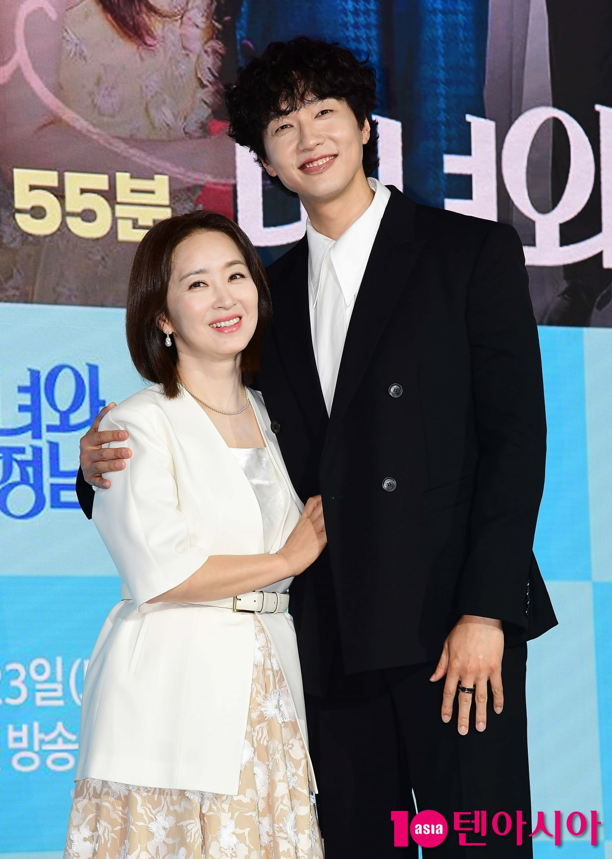 [TEN포토]윤유선-지현우 '다정한 어머니와 아들'