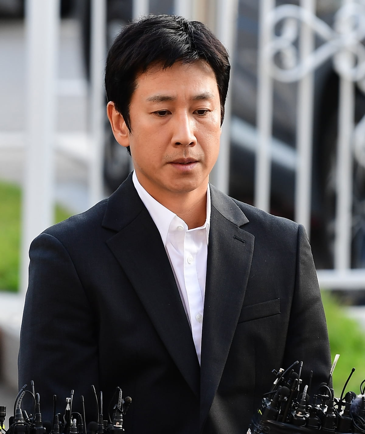 [종합] '이선균 수사' 정보 유출 경찰관 체포, 마약수사계 아니었다