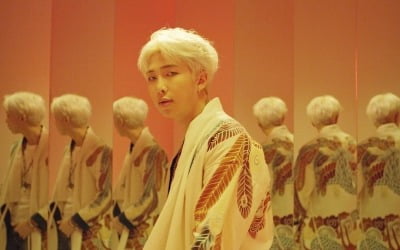 RM, 컴백 트레일러 'Intro : Persona'로 솔로곡 첫 억대 뷰