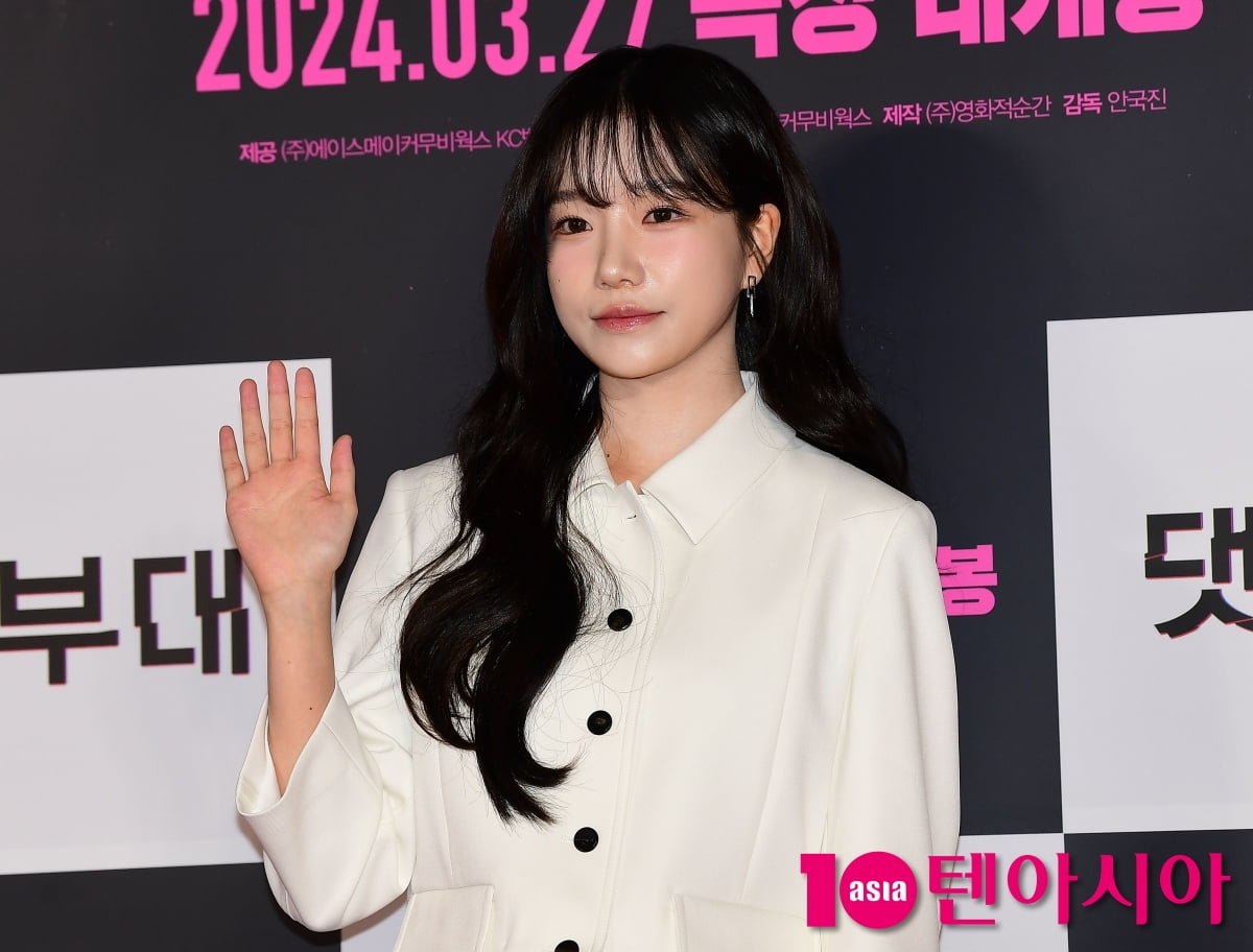 [TEN포토]조유리 '점점 더 이뻐지네'