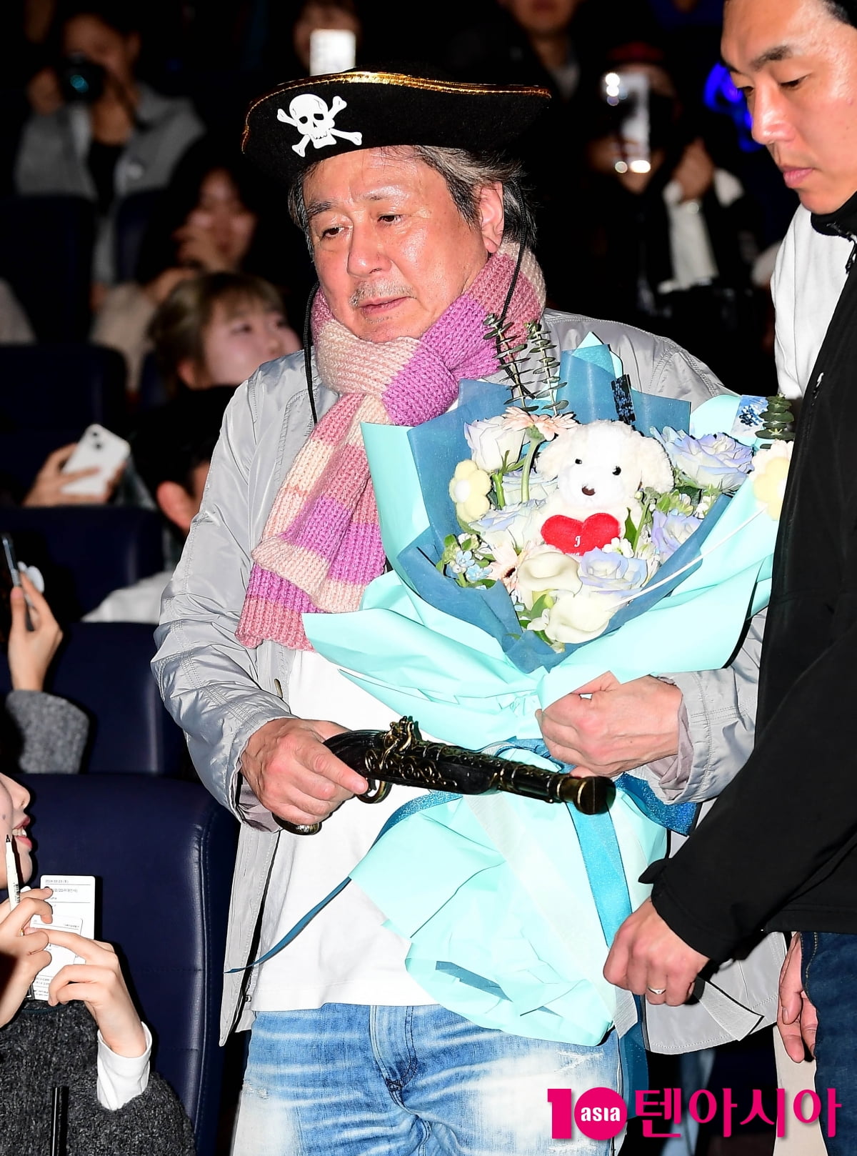 [TEN포토]해적선장으로 변신한 최민식