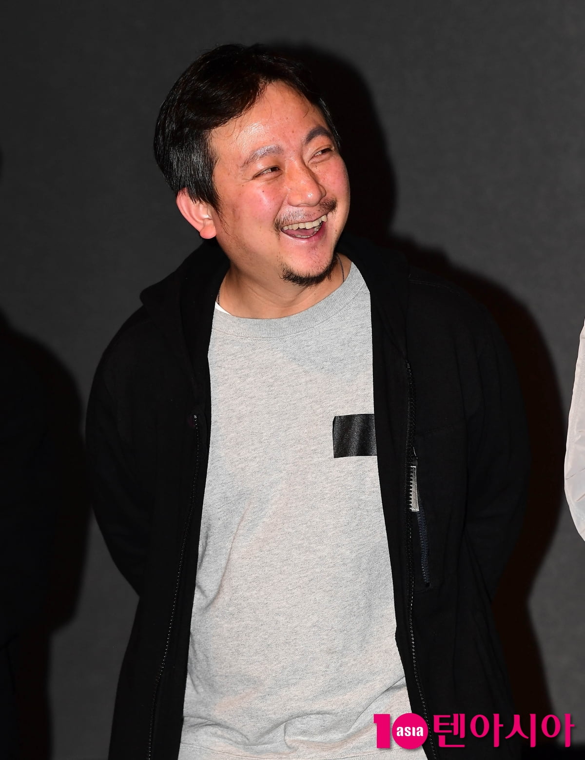 [TEN포토]장재현 감독 '오컬트 감독의 찐미소'(파묘 무대인사)