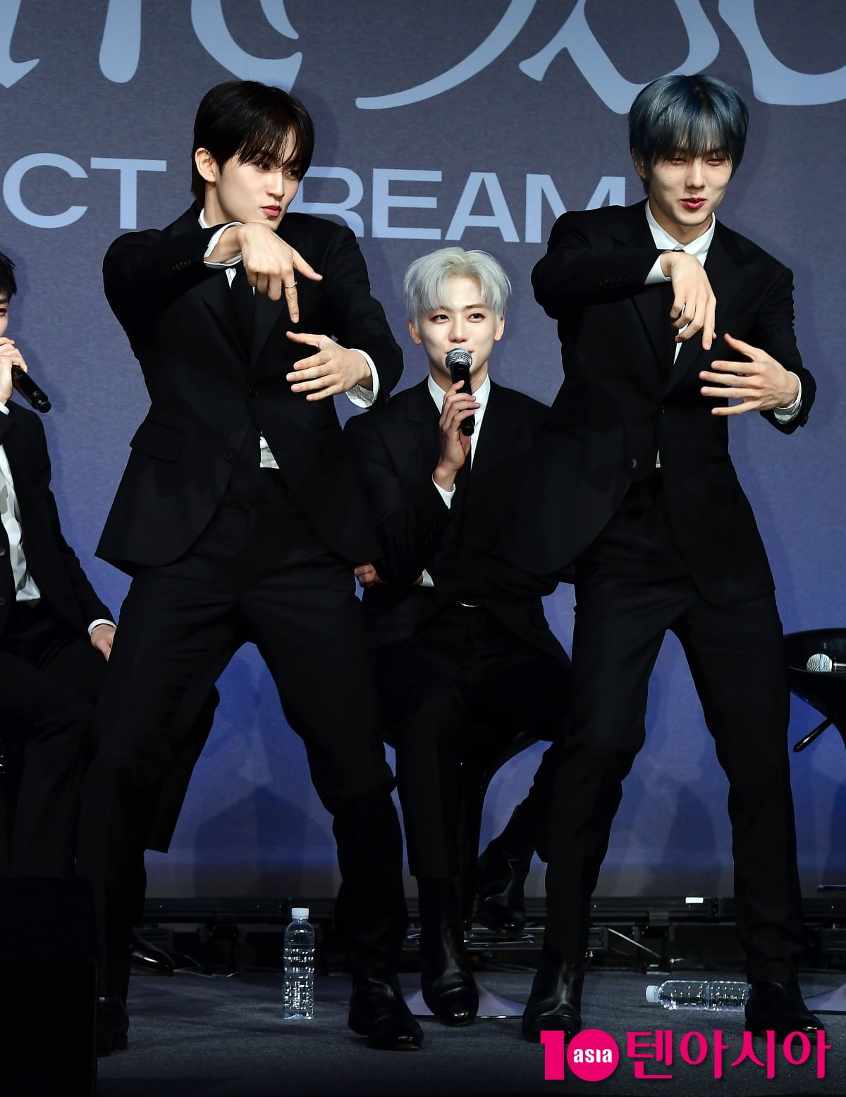 [TEN포토]NCT 드림 마크-지성 '스무디 춤 살짝공개'