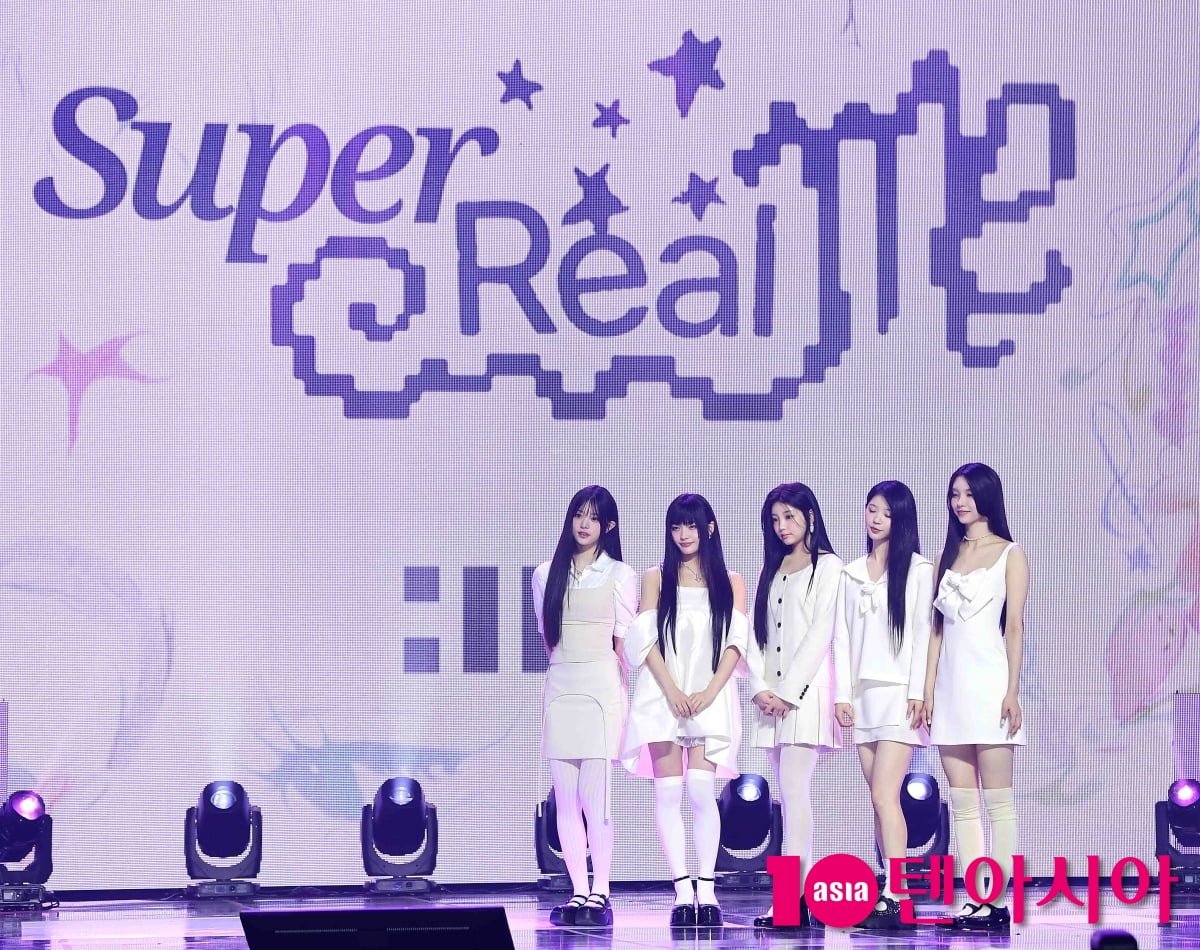 [TEN포토]아일릿 'SUPER REAL ME로 데뷔'