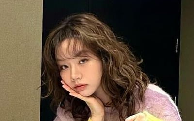'본업 충실' 혜리, 웃음기 없는 일상 공개…의연한 모습에 팬들 응원 多