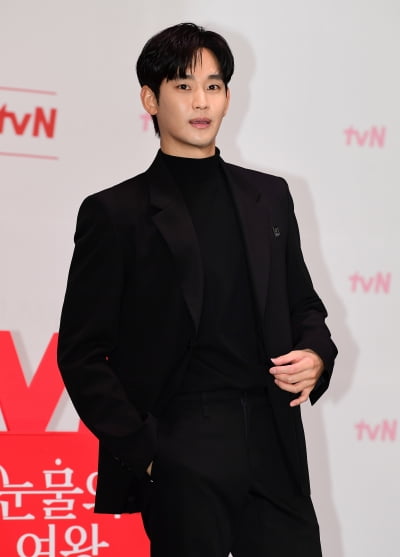 김수현 소속사의 미숙한 대처, 겁박하는 수준도 금메달[TEN스타필드]