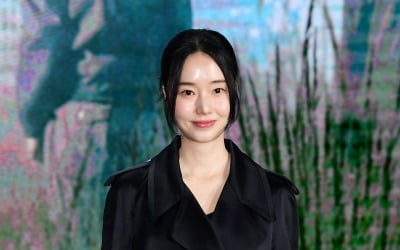 '기생수' 이정현 "남편 잃고 돌변, 정상적이지 않아…너무 힘들었다"