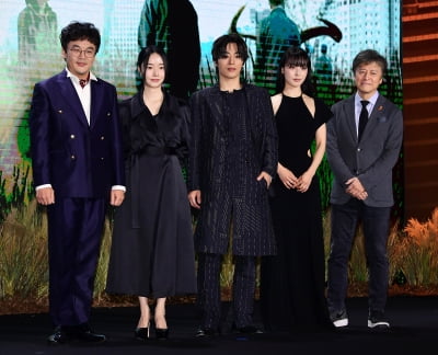 [TEN포토]전소니-권해효-김인권-구교환-이정현 '우리는 기생수'