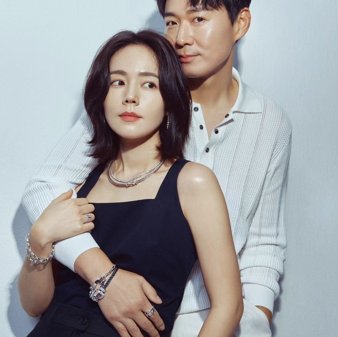 ‘19년 만에 첫 동반 화보’ 한가인♥연정훈 눈에서 꿀 뚝뚝