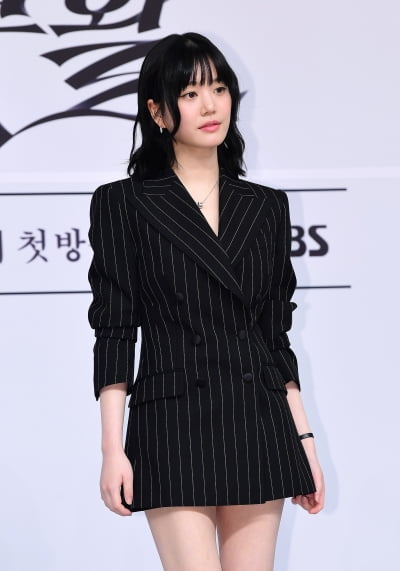 [TEN포토]이유비 '우아한 블랙'
