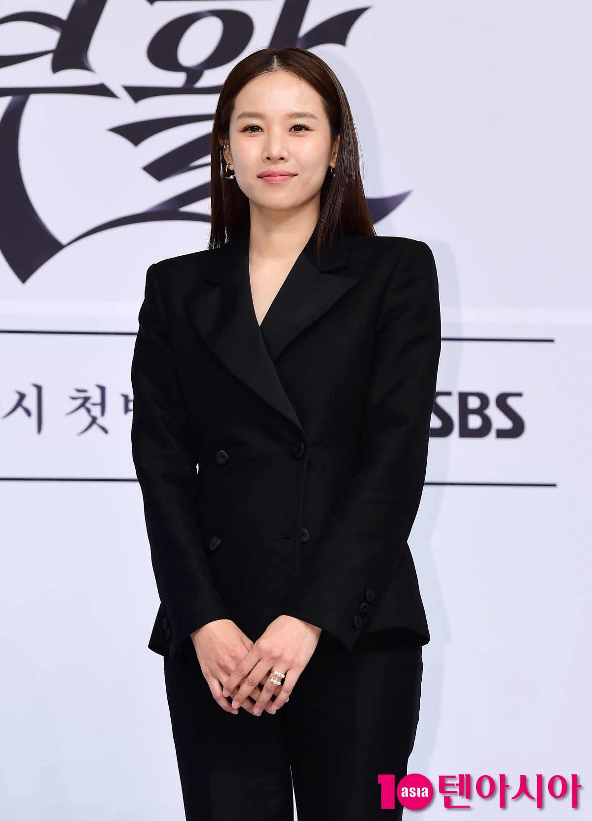 [TEN포토]조윤희 '수줍은 포토타임'