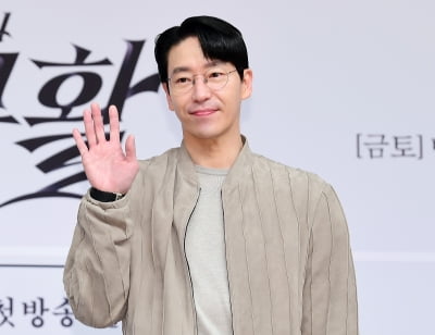 [TEN포토]엄기준 '남다른 카리스마'