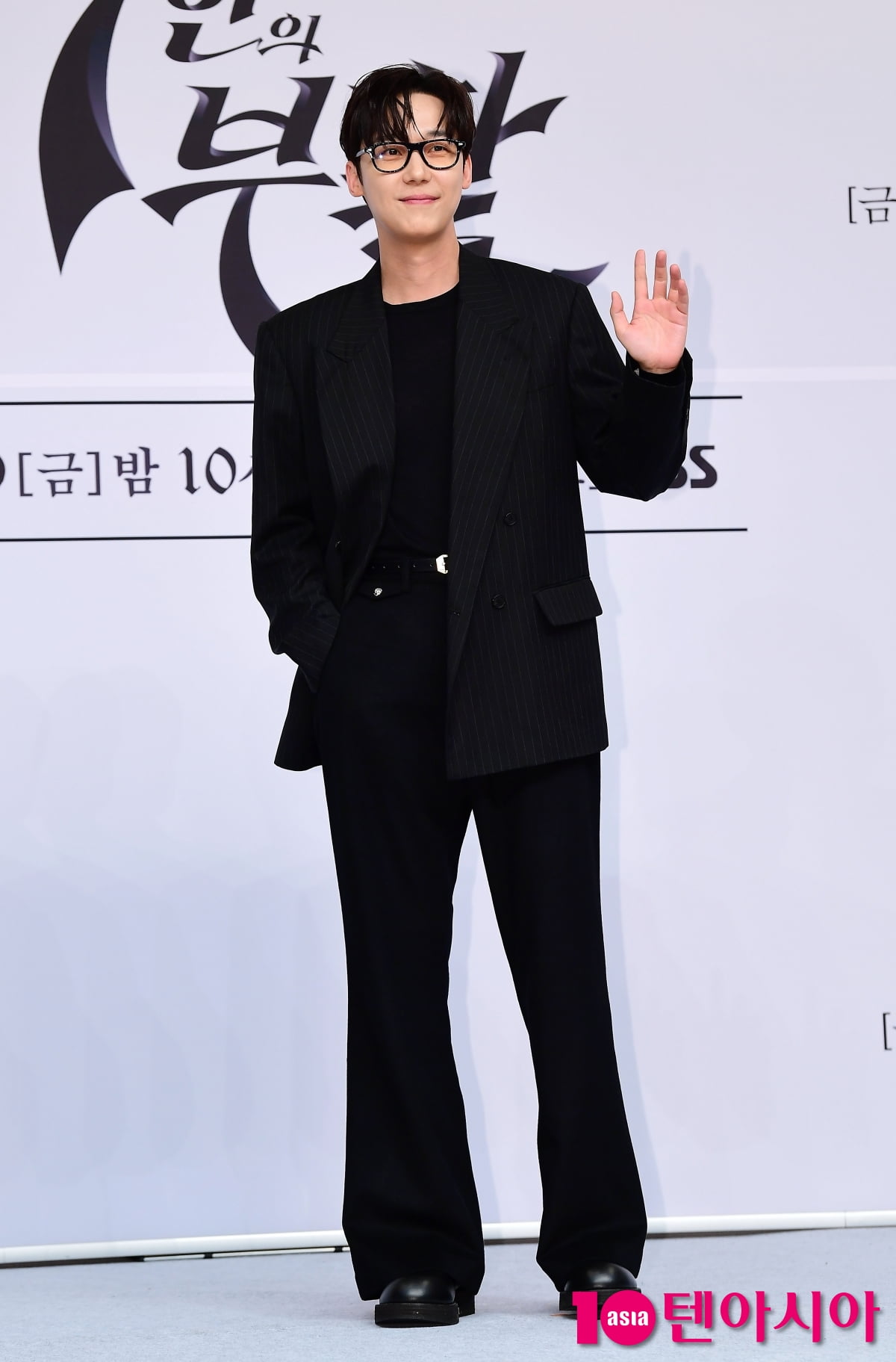 [TEN포토]윤종훈 '스윗한 인사'