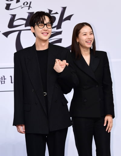 [TEN포토]윤종훈-조윤희 '우린 위장부부'