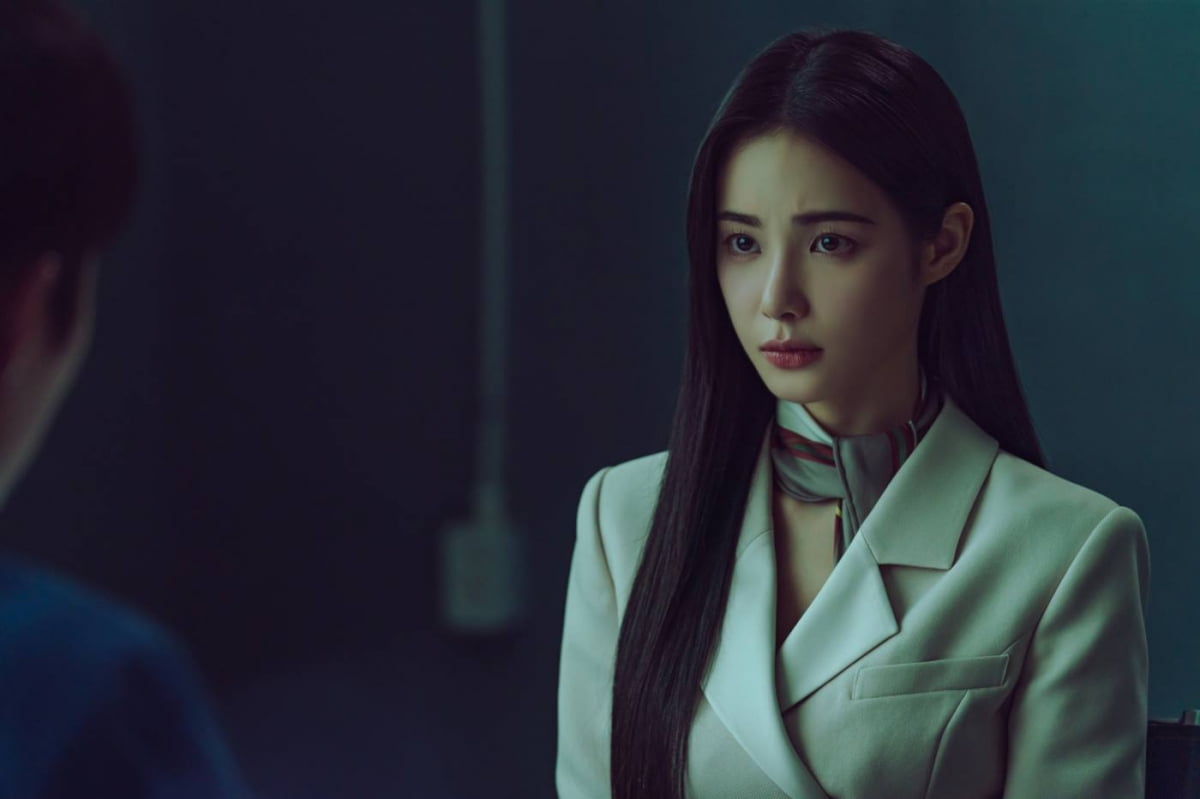 홍수주, 눈빛+분노 흑화한 '나혜원'으로 강렬 존재감 ('로얄로더')