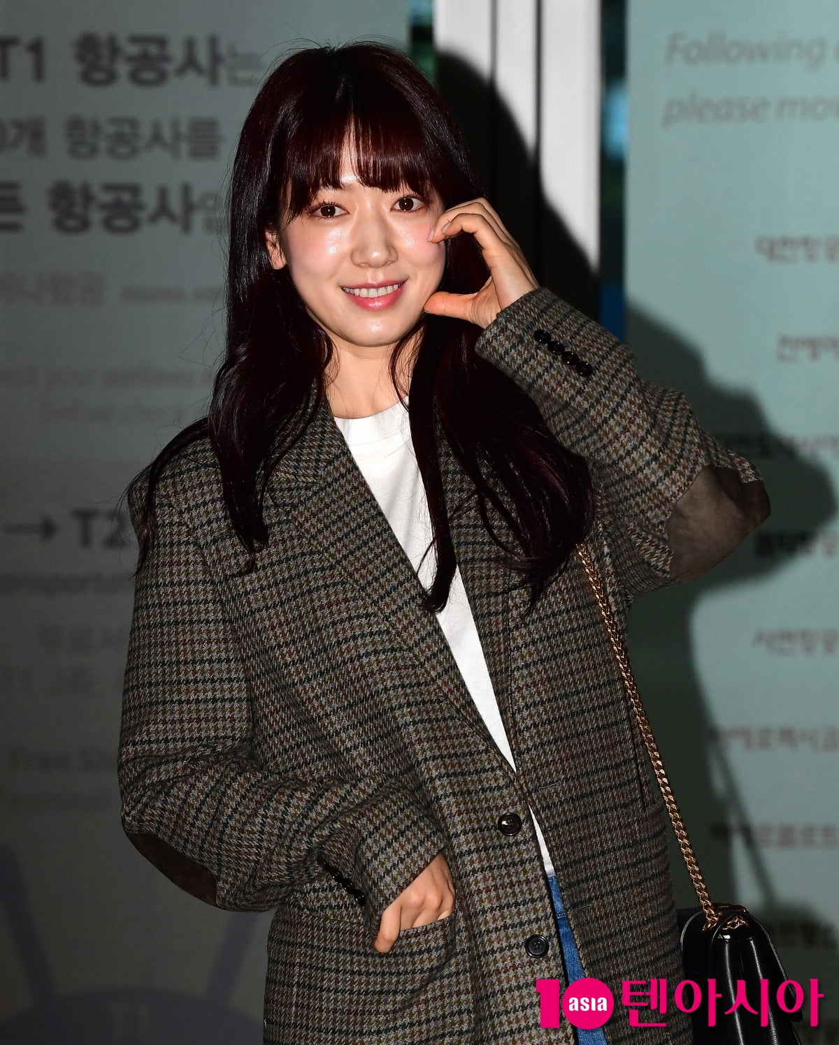 [TEN포토]박신혜 '공항을 밝히는 미모'