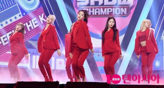 '멤버 유흥업소 근무 의혹' 네이처, 그룹 해체…소희만 남는다