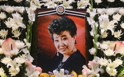 故현미, 오늘(4일) 1주기…"목소리 나올 때까지 노래할 것" 그리운 열정 디바