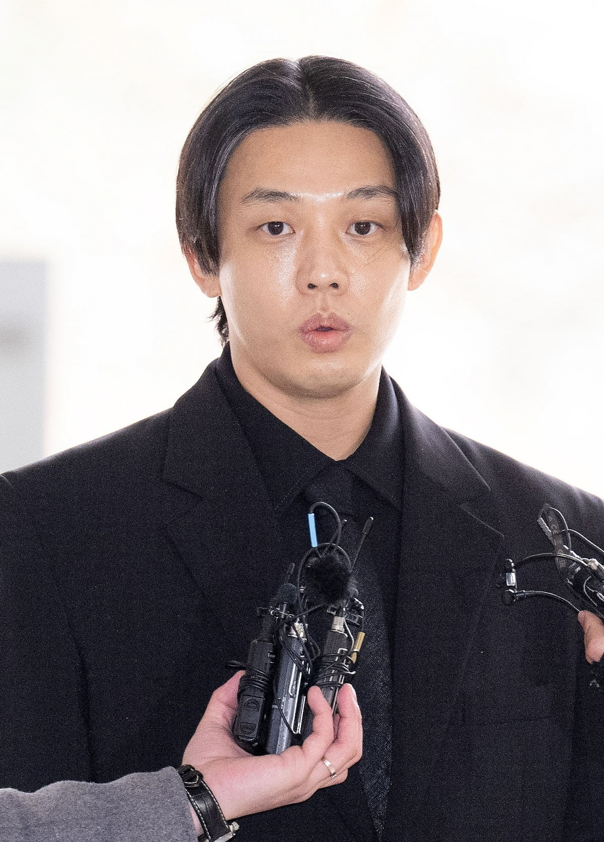 [종합] "유아인 때문에 돌 맞을 작품 아냐"…위기를 기회로, 재편집으로 완성한 '종말의 바보'